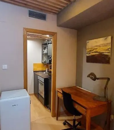 Estudio De Diseno Con Parking En El Centro