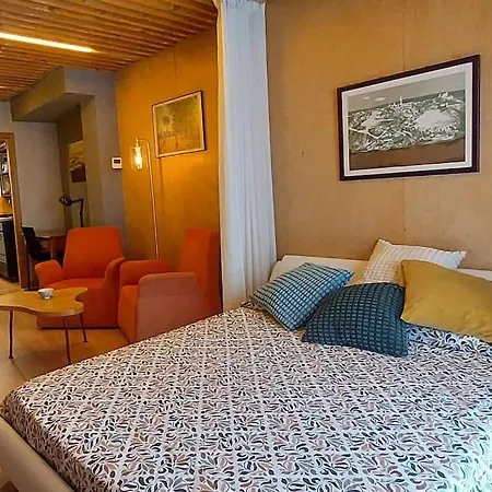 Estudio De Diseno Con Parking En El Centro *