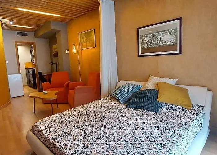 Estudio De Diseno Con Parking En El Centro *